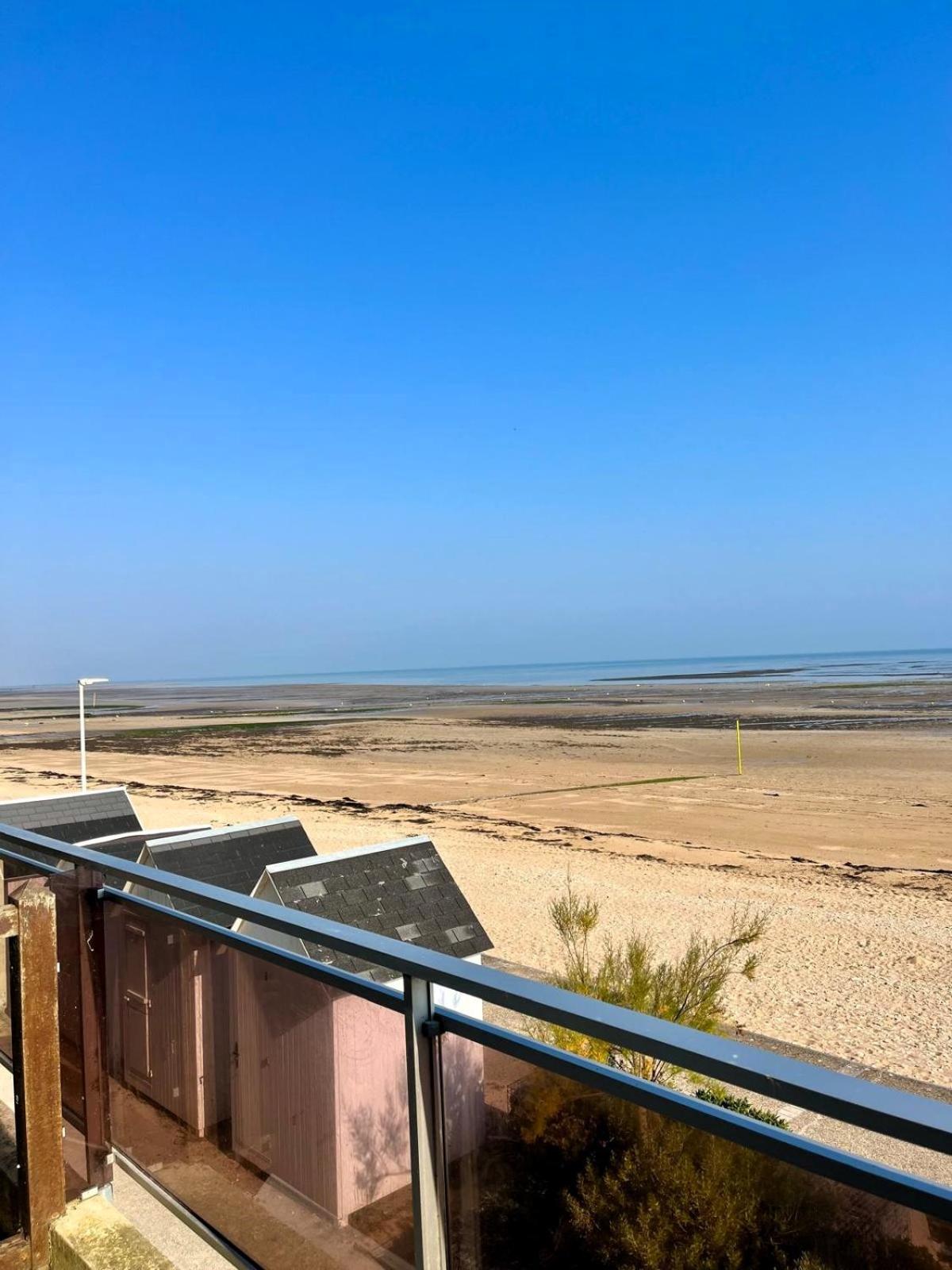 Mettons Les Voiles - Appt Vue Mer Avec Loggia Bernieres-sur-Mer Luaran gambar